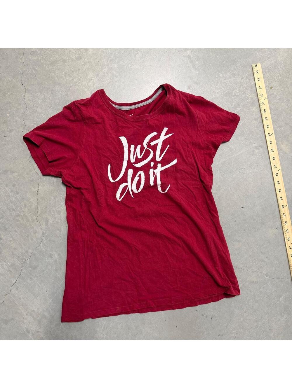 2000's Women's Nike 'Just Do It" Red Athletic Workout Tee Sized XL